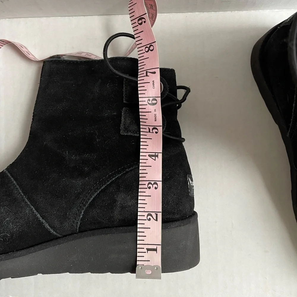 Koolaburra by UGG Lomia short black boot